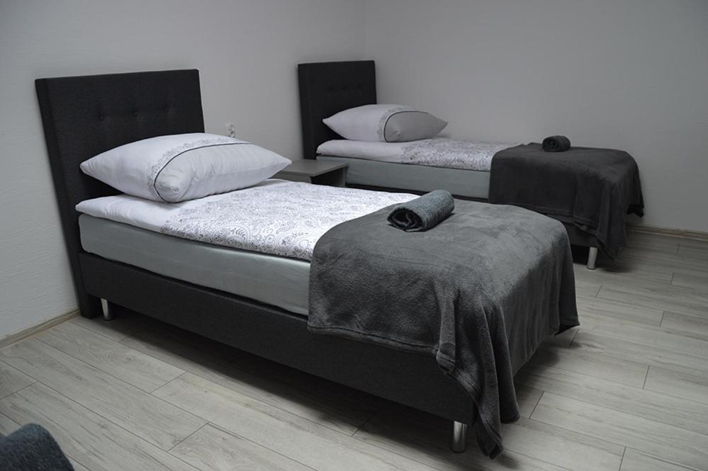 Hostel Adabet Kepno Kültér fotó