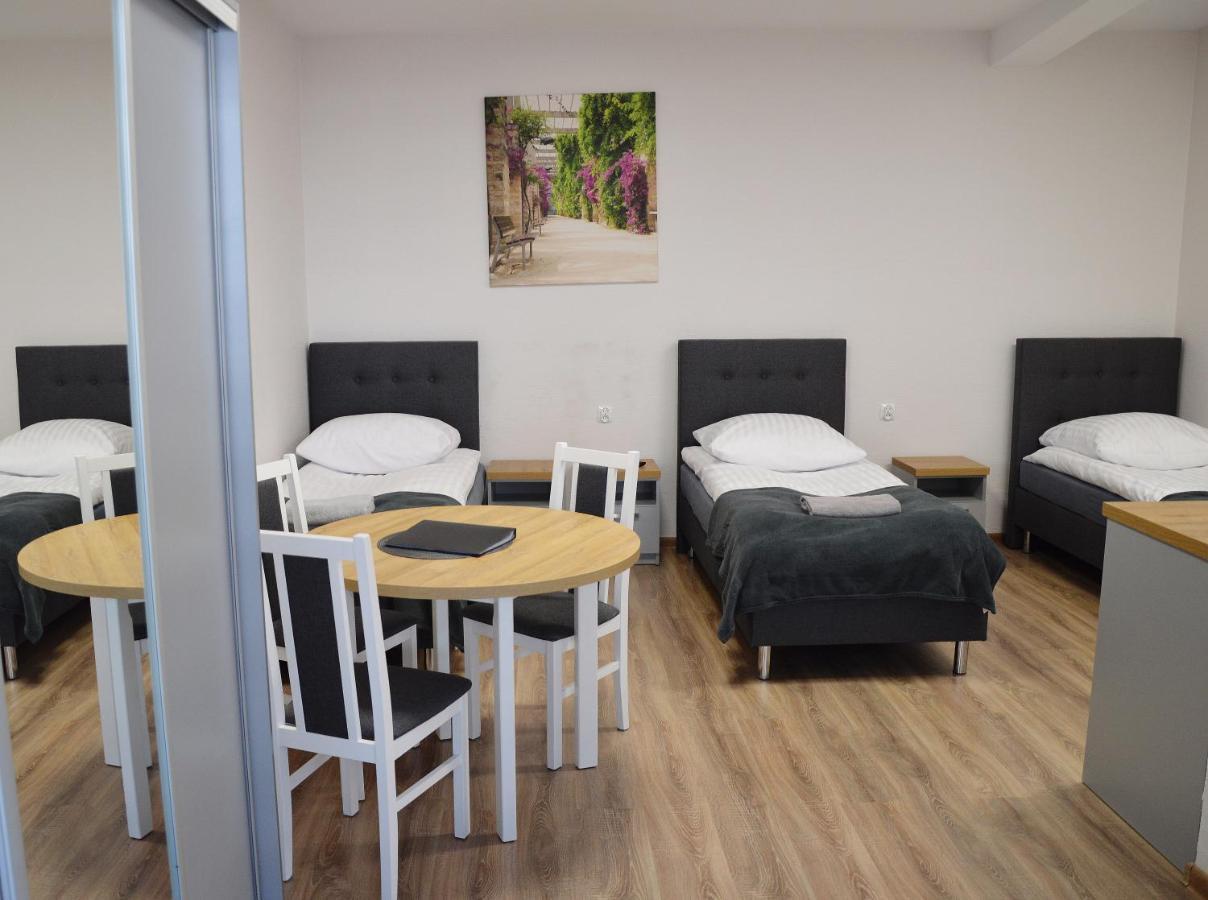 Hostel Adabet Kepno Kültér fotó