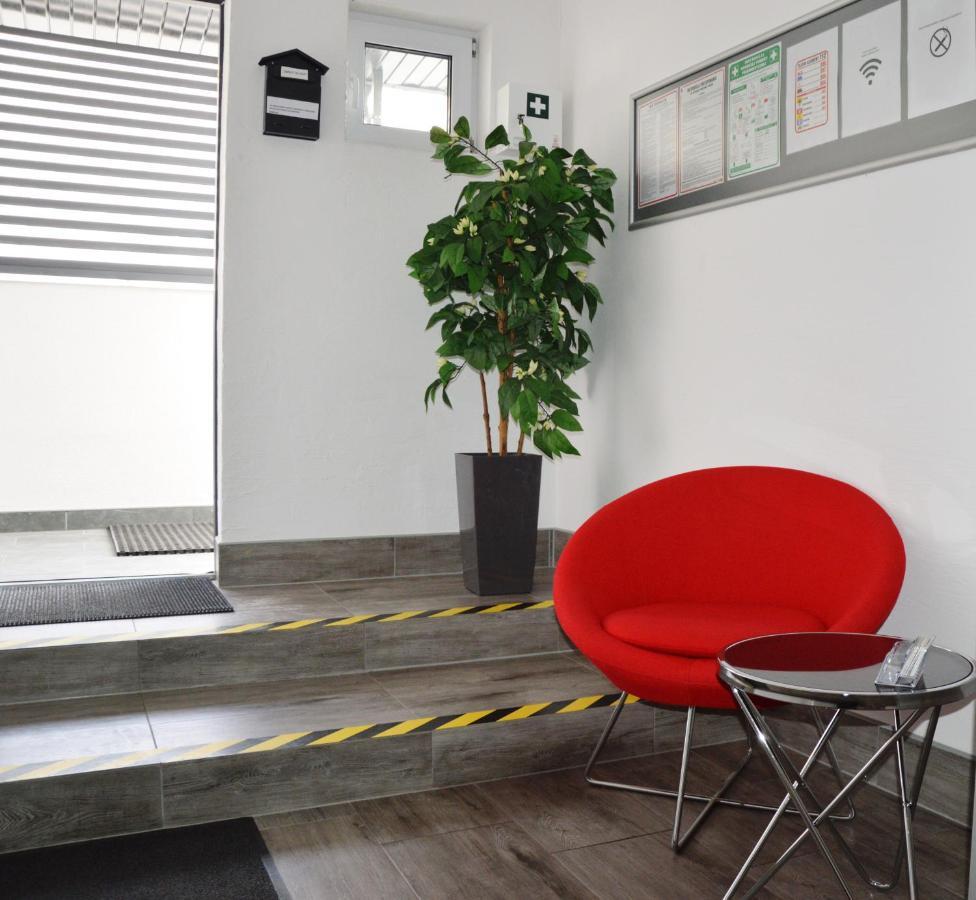 Hostel Adabet Kepno Kültér fotó
